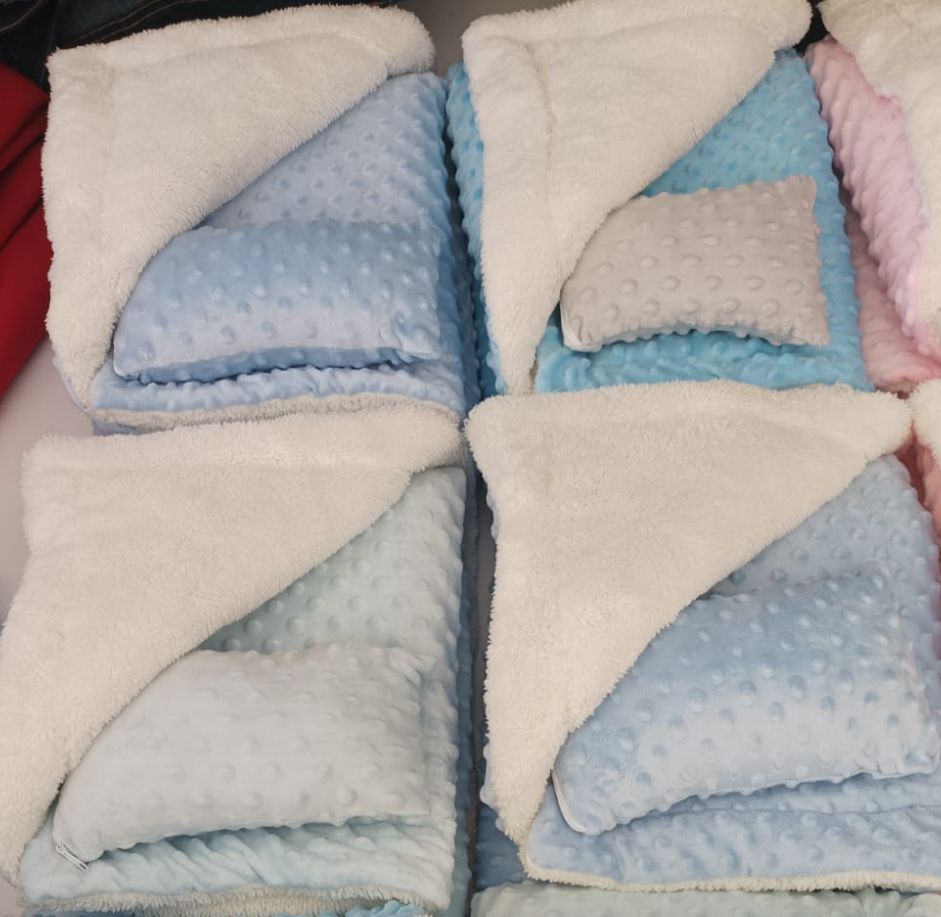 Cobija térmica con almohada